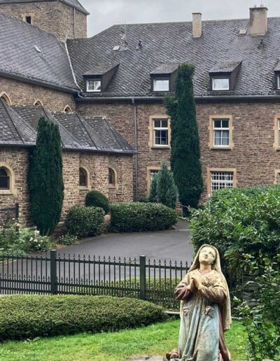 Kloster Maria Engelport, Rückseite