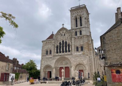 Platz vor Basilika Sainte Marie-Madeleine