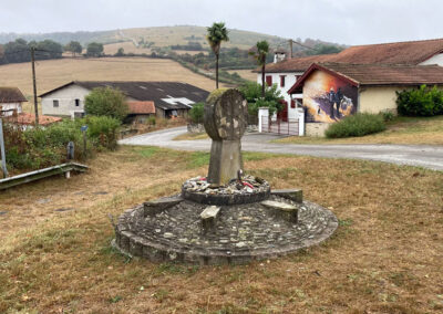 Gibraltar-Stele, Uhart-Mixe